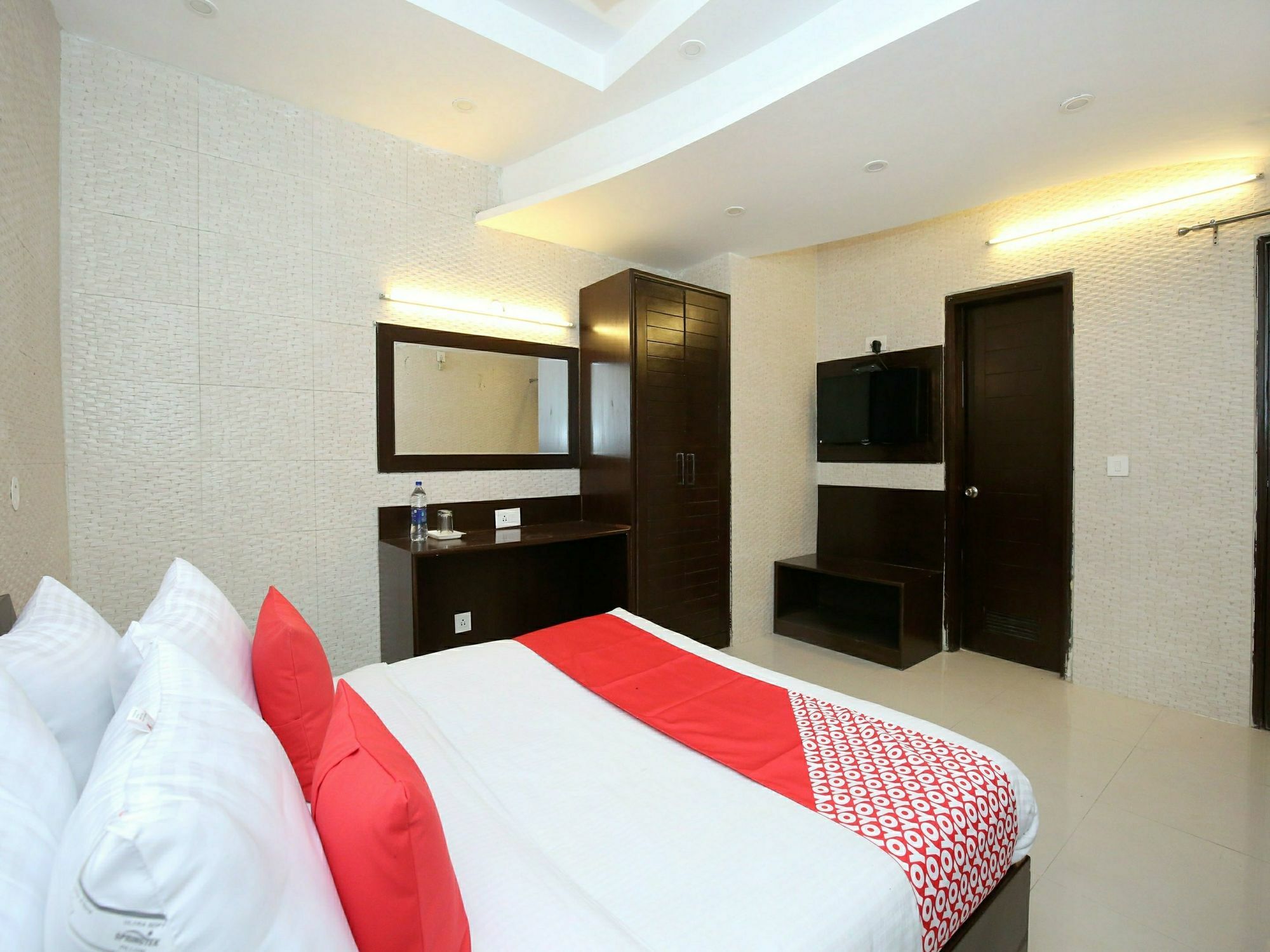 Hotel Oscar Regency Панчкула Екстер'єр фото