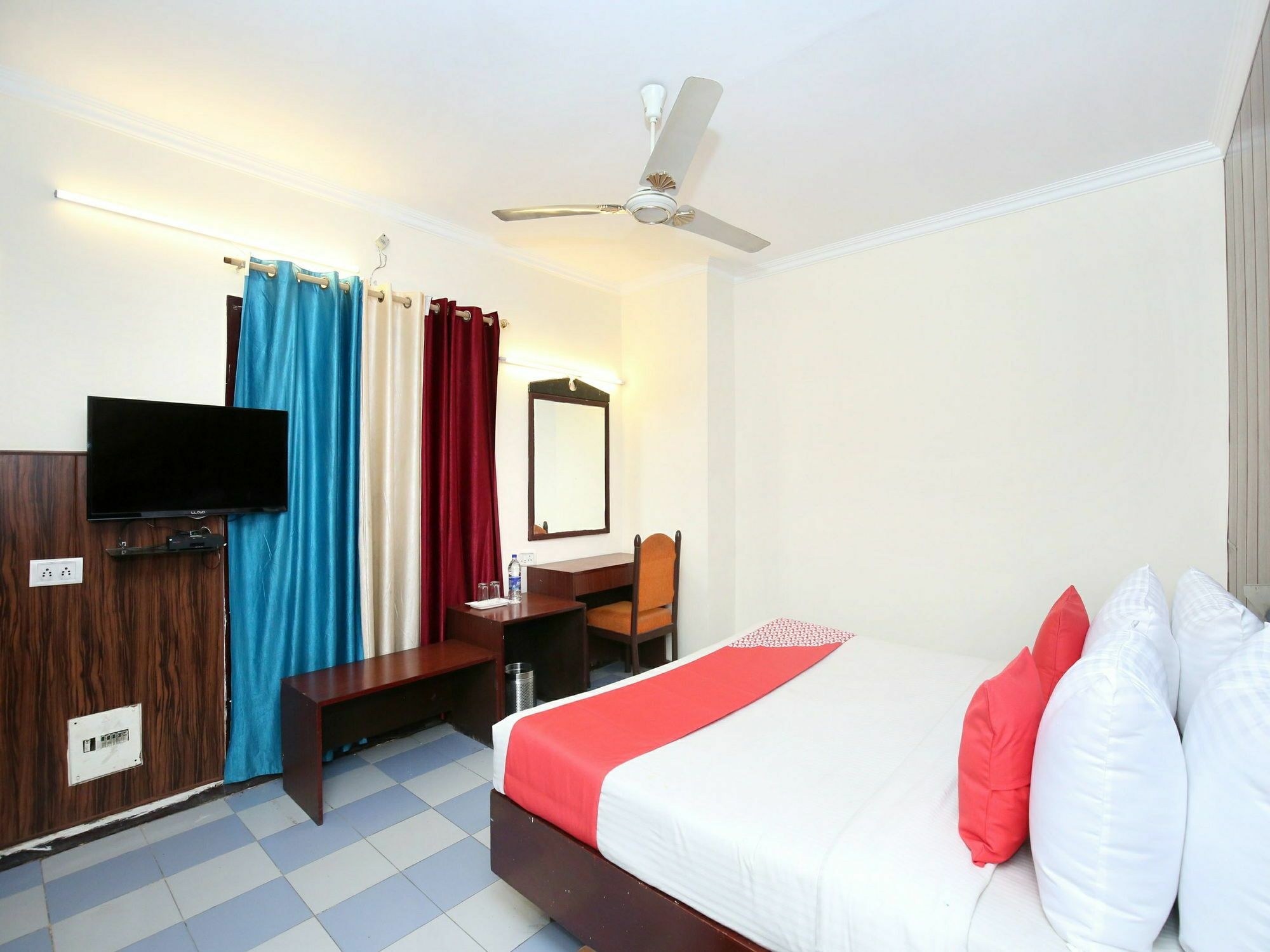 Hotel Oscar Regency Панчкула Екстер'єр фото